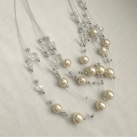 FLOATING FAUX  PEARLS NECKLACE IN MUILTI LAYERS - Picture 2 of 9